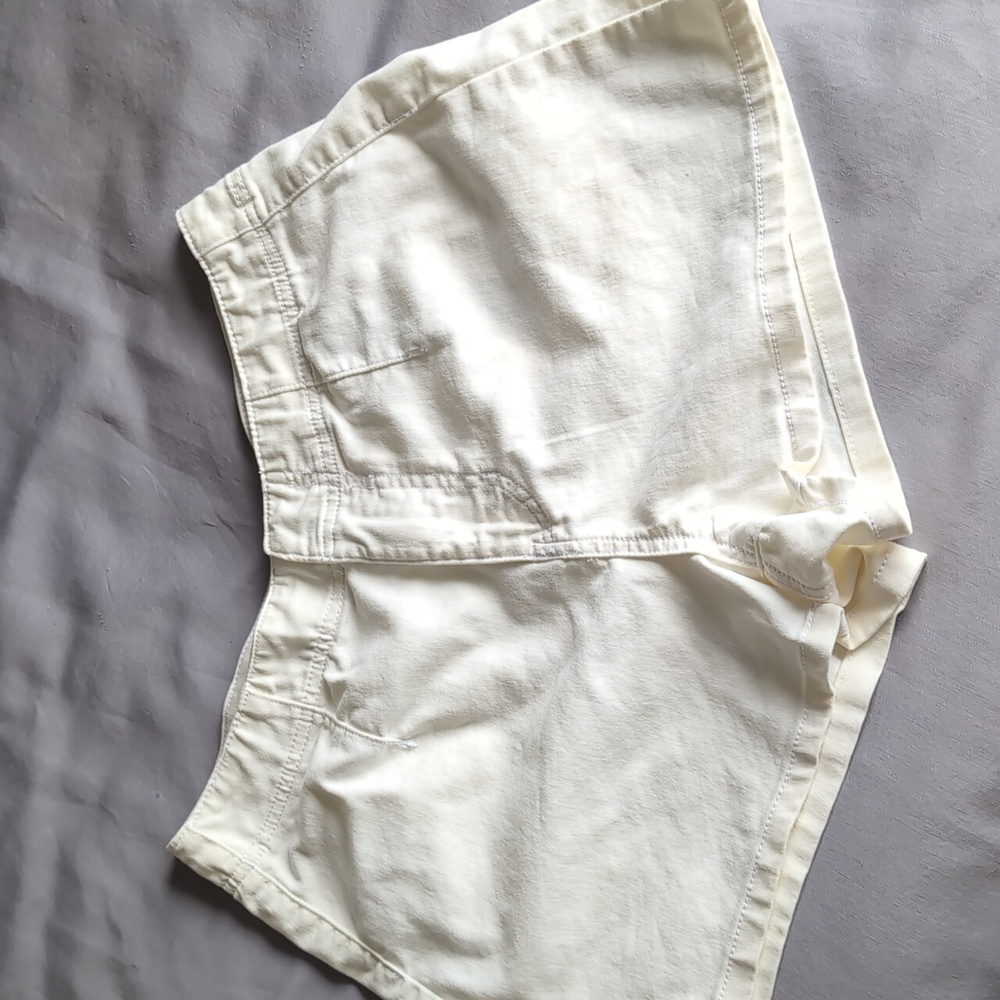 3/$30💜GUESS SHORTS EUC SIZE 29
